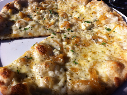 globe-pizza